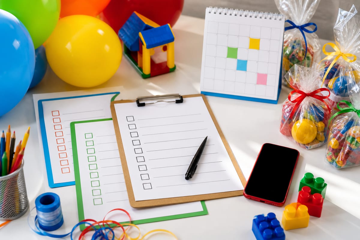 Imagem temática com checklist para organizar festa infantil em Itabuna